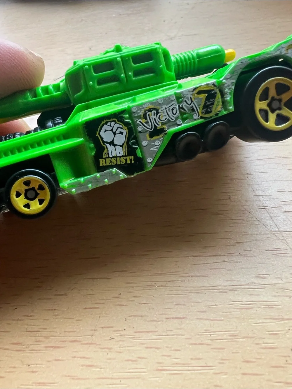 2011 HOT WHEELS INVADER VICTORY UPRISING GREEN 1:64 DIECAST 3 1/4